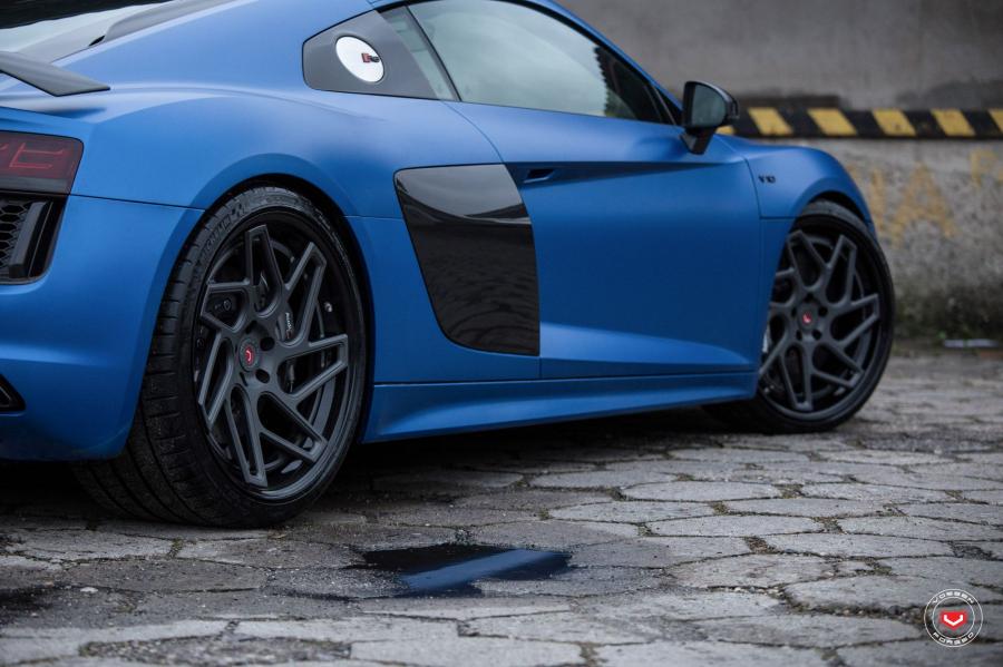  Audi R8 V10 on Vossen Wheels (CG-209T) 2018 года  (фото 18 из 33)